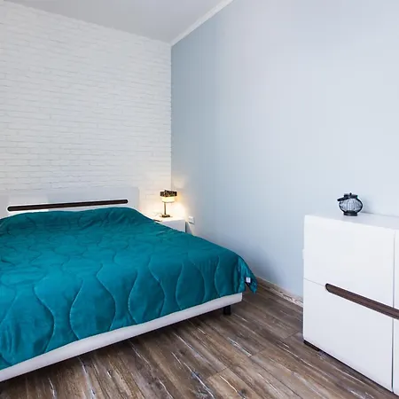 Apartment 1 кімнатна подобово-погодинно вулиця залізнична 8 біля жд вокзалу Lviv