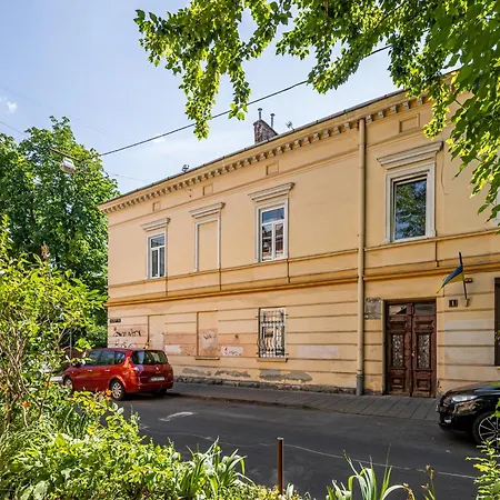 1 кімнатна подобово-погодинно біля жд вокзалу та костелу єлизавети 리비프