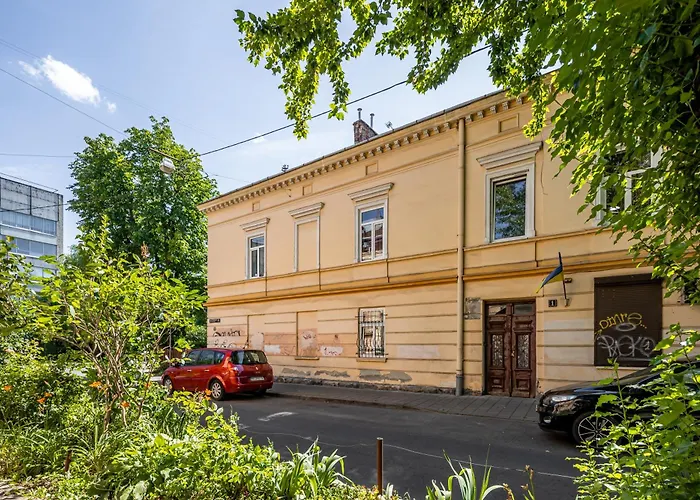 1 кімнатна подобово-погодинно біля жд вокзалу та костелу єлизавети 리비프